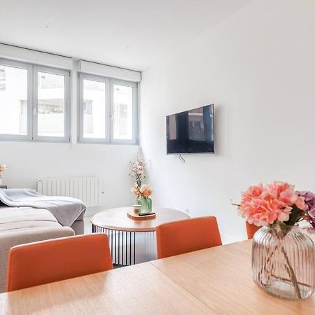Cosy Flat For 6 People #2 Apartman Asnières Kültér fotó