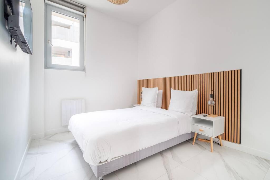 Cosy Flat For 6 People #2 Apartman Asnières Kültér fotó