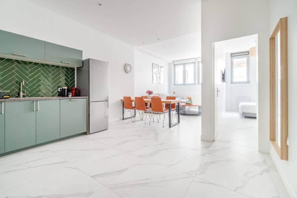 Cosy Flat For 6 People #2 Apartman Asnières Kültér fotó