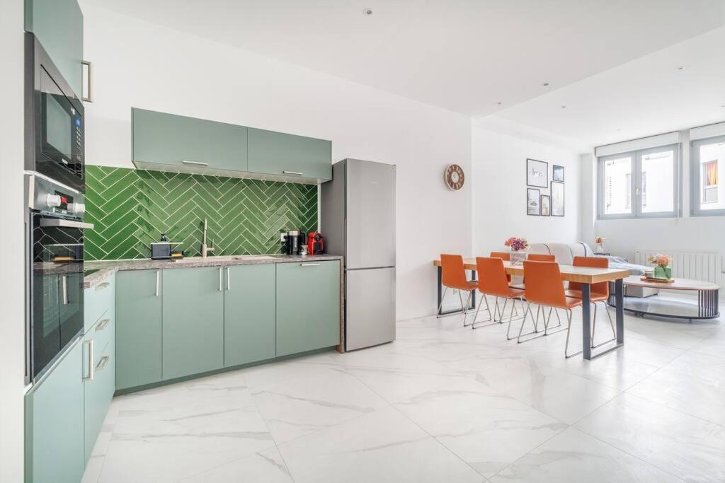 Cosy Flat For 6 People #2 Apartman Asnières Kültér fotó